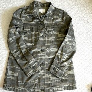 Caslon Camo jacket with embroidered detailing like new.